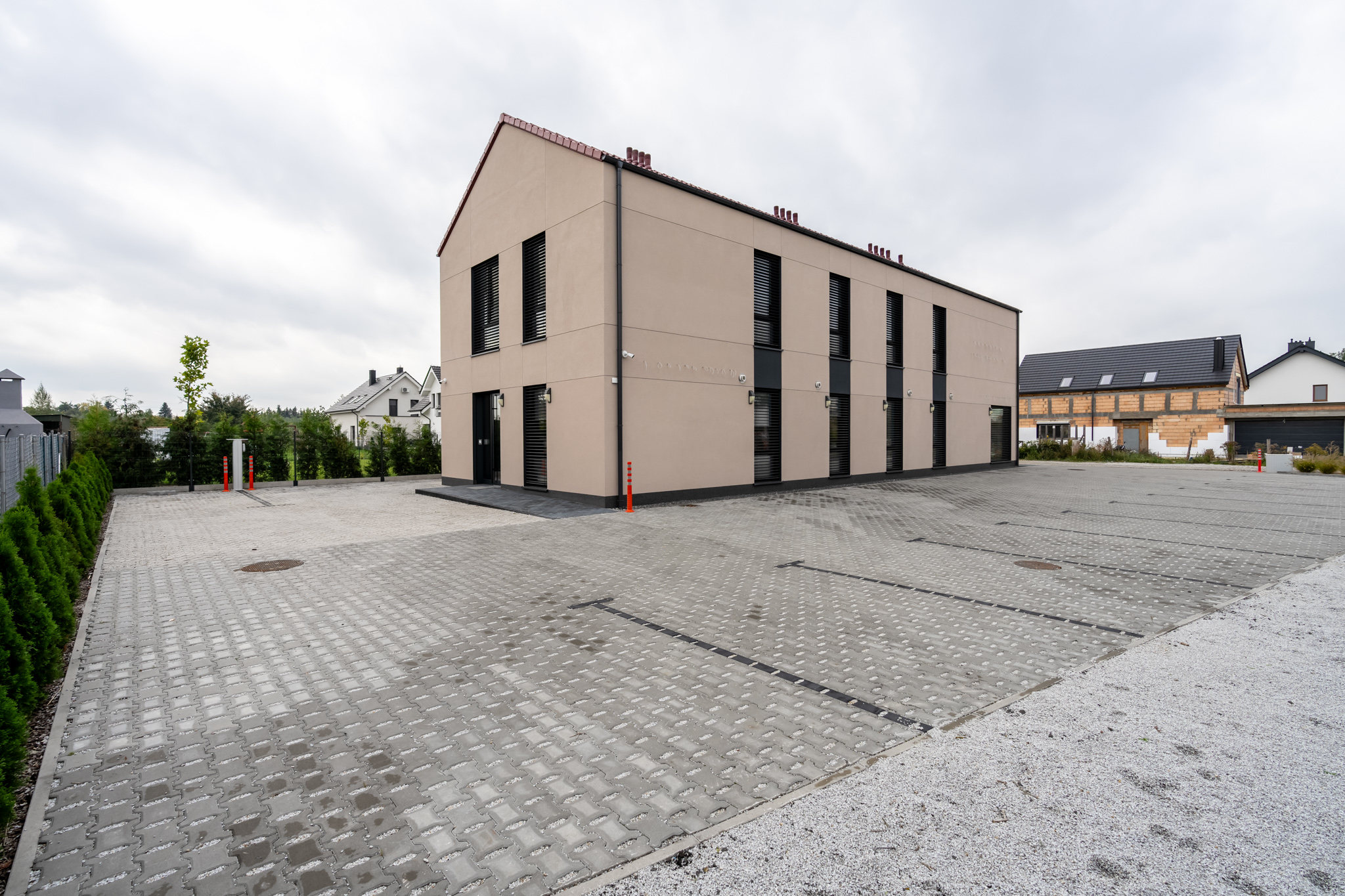 Na wynajem nowy budynek - przygotowany pod klinikę stomatologiczną Poznań